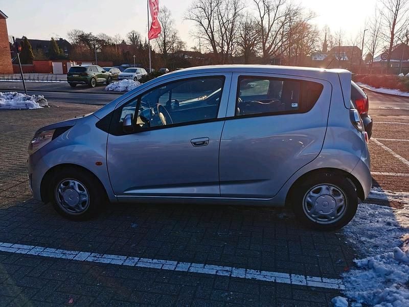 Silber Gebraucht 2011 Chevrolet Spark Kleinwagen | 1.800 € (Superpreis) - Bild 1/4