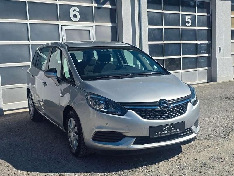Gebraucht Opel Zafira Edition 135 PS (99 kW) 2018 Silber Van / Kleinbus
