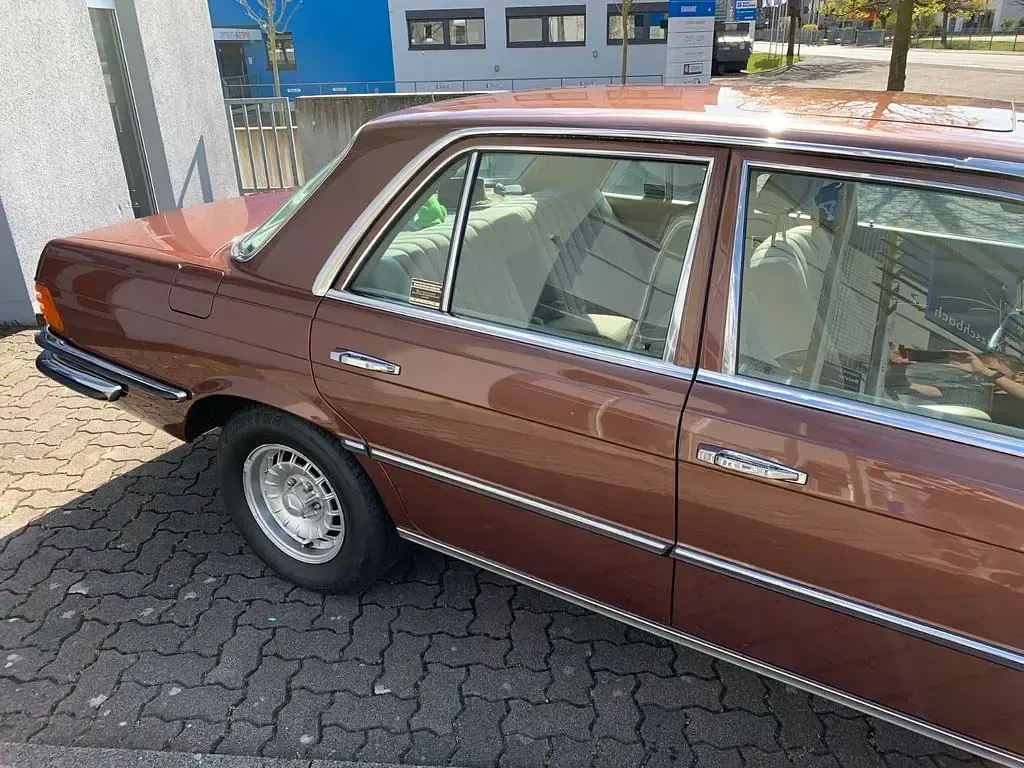 Gebraucht Mercedes S280 156 PS (114 kW) 1977 Braun Limousine