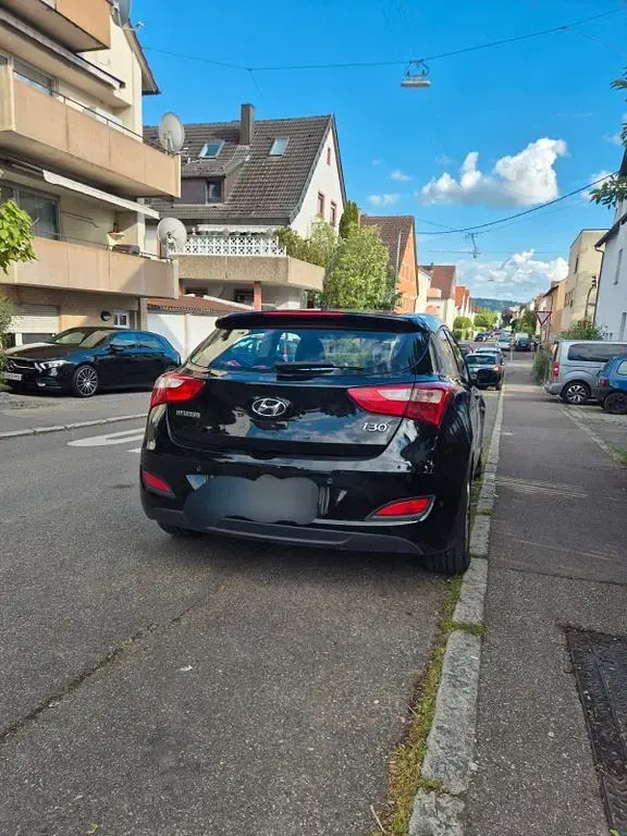 Gebraucht Hyundai i30 Classic 99 PS (72 kW) 2013 Schwarz Coupé