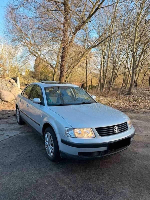 Gebraucht VW Passat 115 PS (84 kW) 1998 Grau Limousine