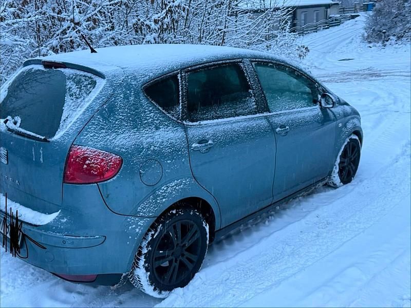 Blau Gebraucht 2006 Seat Altea Van / Kleinbus | 2.500 € - Bild 1/4