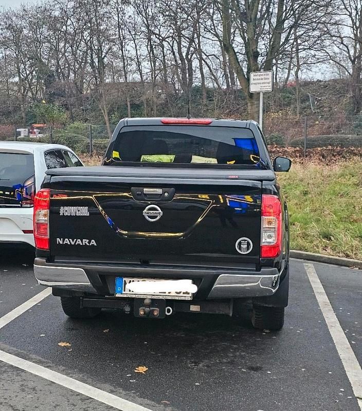 Gebraucht Nissan Navara 190 PS (139 kW) 2016 Schwarz Pickup