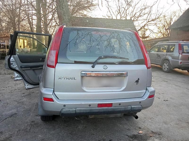 Gebraucht Nissan X-Trail 165 PS (121 kW) 2004 Silber SUV