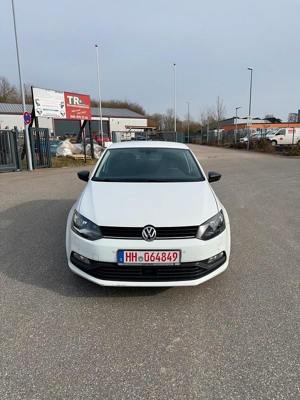 Gebraucht VW Polo Trendline 60 PS (44 kW) 2014 Weiß Limousine