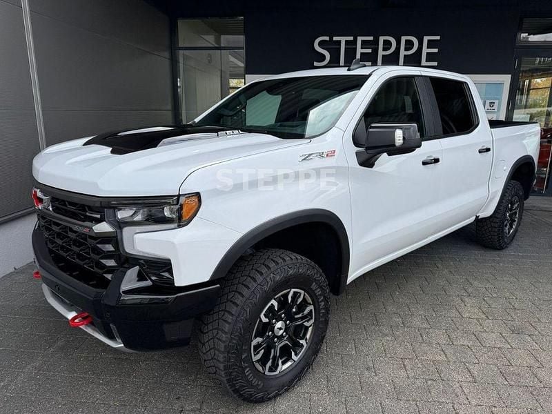 Weiß Neu 2025 Chevrolet Silverado SUV | 82.900 € (Etwas zu teuer) - Bild 1/4