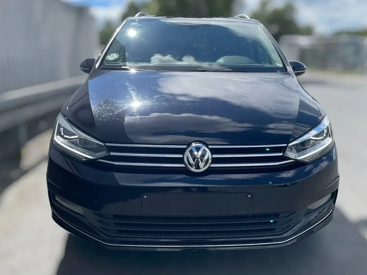 Gebraucht VW Touran Highline 150 PS (110 kW) 2020 Schwarz Van / Kleinbus