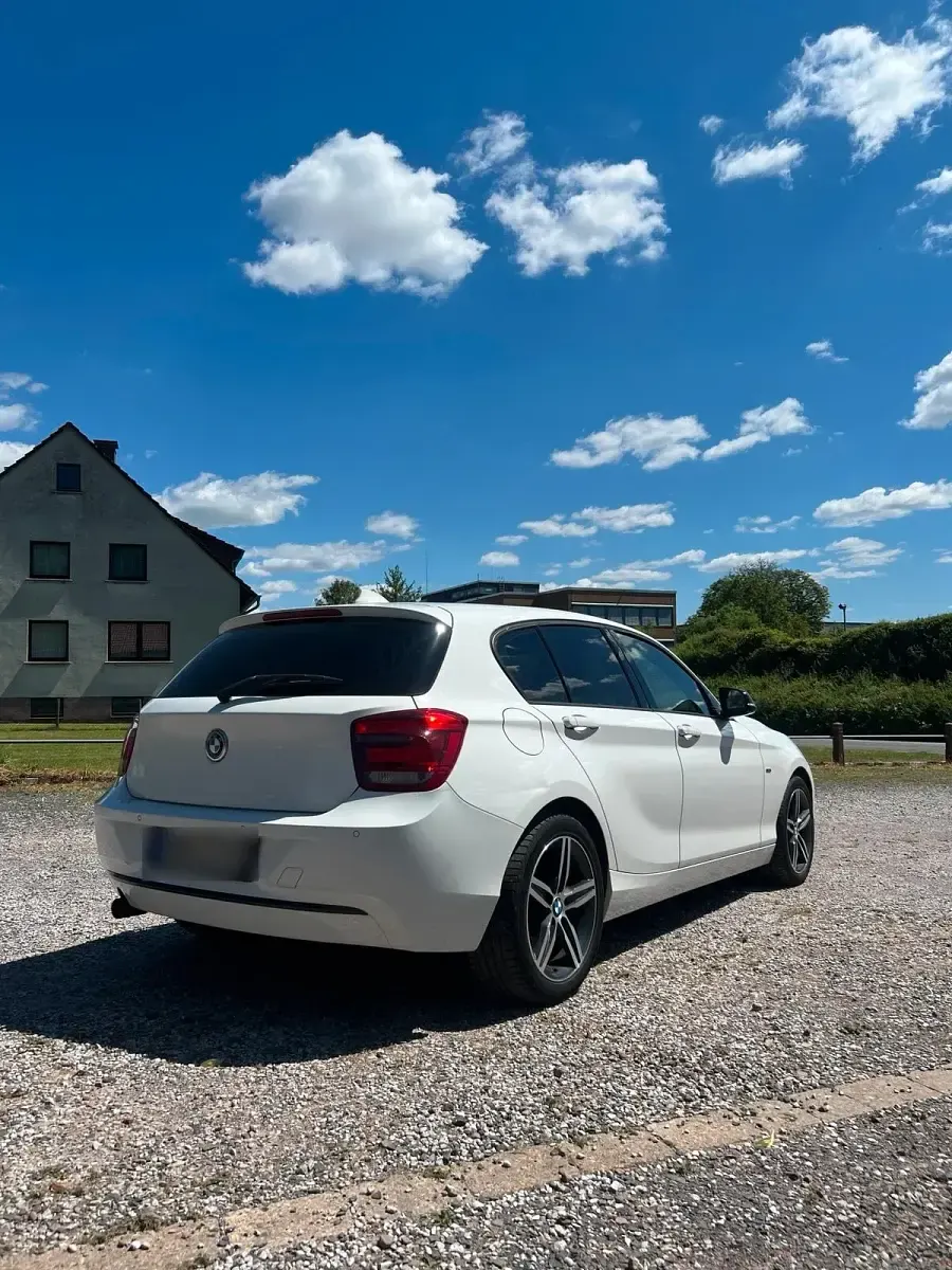 Gebraucht BMW 116 Sport Line 136 PS (100 kW) 2011 Weiß Kleinwagen