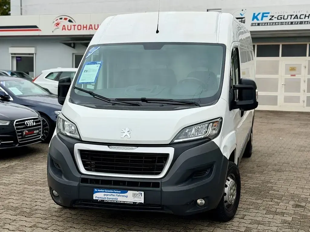 Gebraucht Peugeot Boxer 131 PS (96 kW) 2015 Weiß Van
