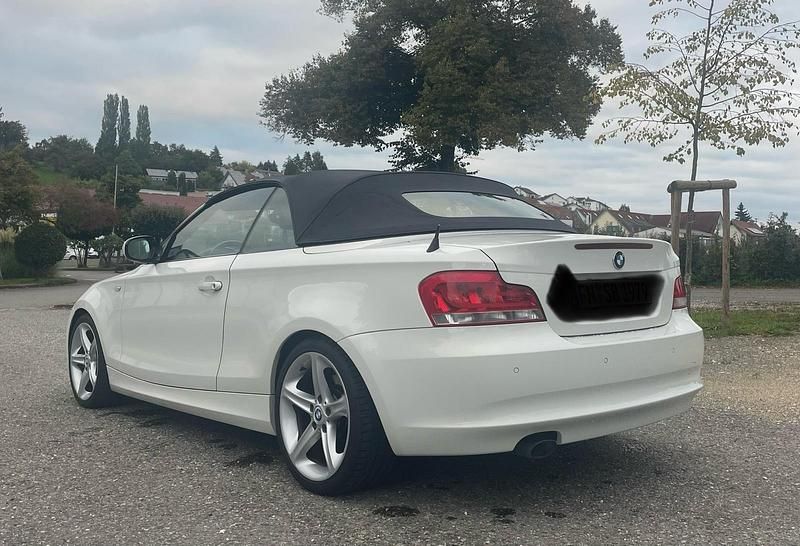 Gebraucht BMW 123 Cabriolet M Sport 204 PS (150 kW) 2012 Weiß Cabrio