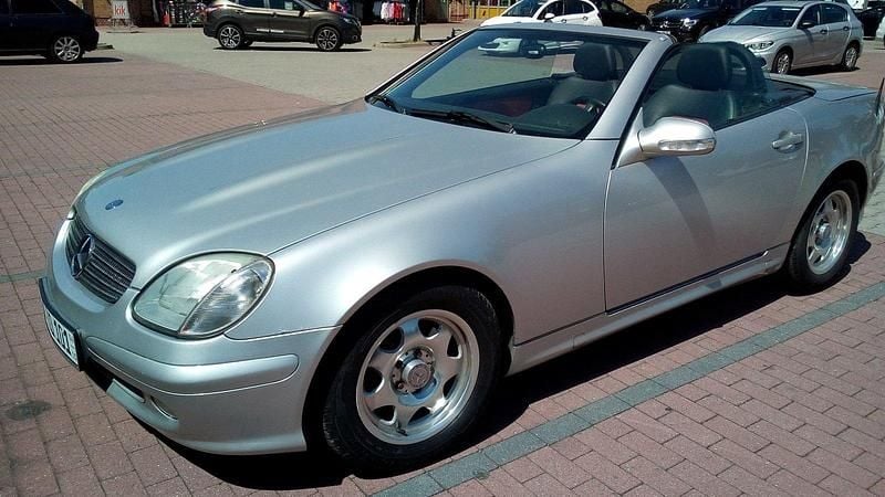 Silber Gebraucht 2001 Mercedes SLK200 Cabrio | 5.200 € (Fairer Preis) - Bild 1/4
