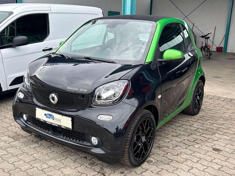 Grün Gebraucht 2017 Smart ForTwo Coupé Coupé | 5.980 € (Guter Preis) - Bild 1/4