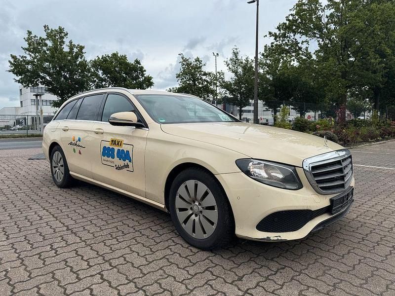 Gebraucht 2017 Mercedes E200 Kombi | 8.900 € - Bild 1/4