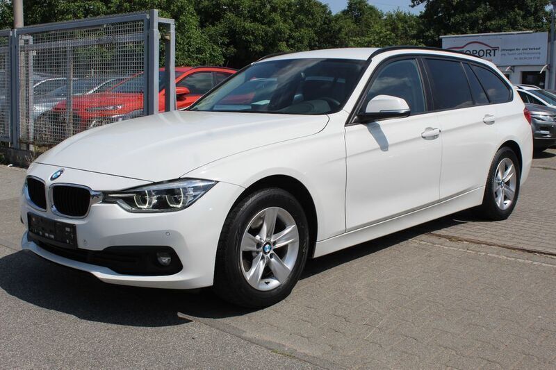 Alpinweiss iii Gebraucht 2018 BMW 320 Advantage Kombi | 12.900 € (Fairer Preis) - Bild 1/4