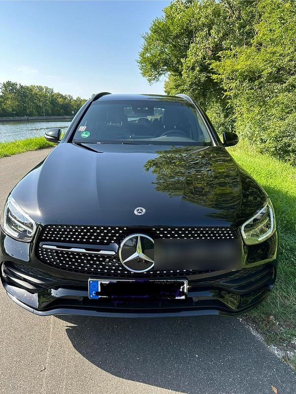 Schwarz Gebraucht 2022 Mercedes GLC220 AMG line SUV | 44.000 € (Superpreis) - Bild 1/4