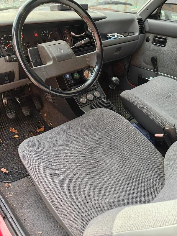 Gebraucht Renault R11 60 PS (44 kW) 1986 Rot Kleinwagen