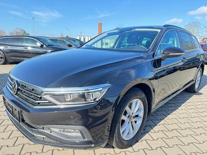 Gebraucht VW Passat 150 PS (110 kW) 2021 Schwarz Limousine