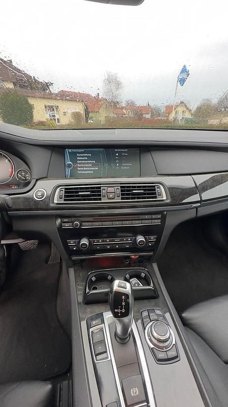 Gebraucht BMW 730 M Sport 250 PS (183 kW) 2010 Schwarz Limousine