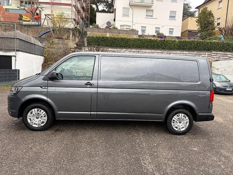 Gebraucht VW Transporter 150 PS (110 kW) 2020 Grau Van