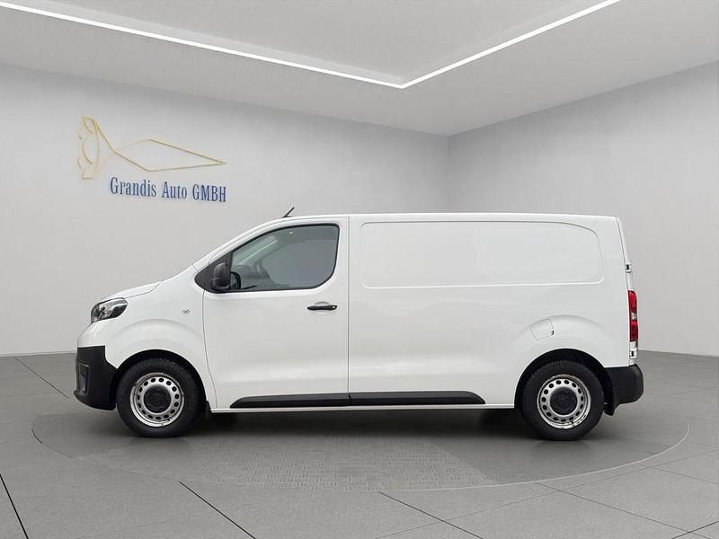 Weiß Gebraucht 2021 Toyota Proace Verso Kombi | 14.900 € - Bild 1/4