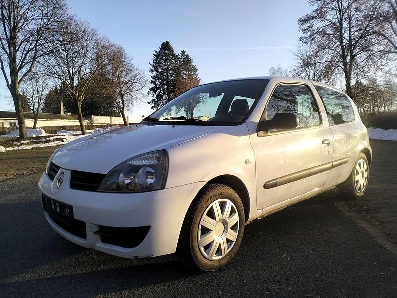 Weiß Gebraucht 2009 Renault Clio II Campus Kleinwagen | 3.199 € (Fairer Preis) - Bild 1/4