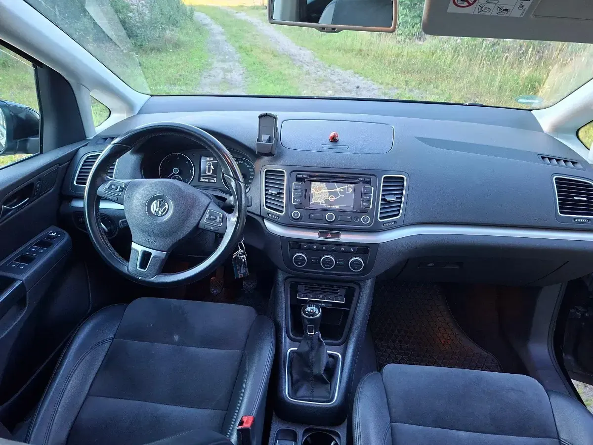 Gebraucht VW Sharan Highline 177 PS (130 kW) 2015 Schwarz Van / Kleinbus