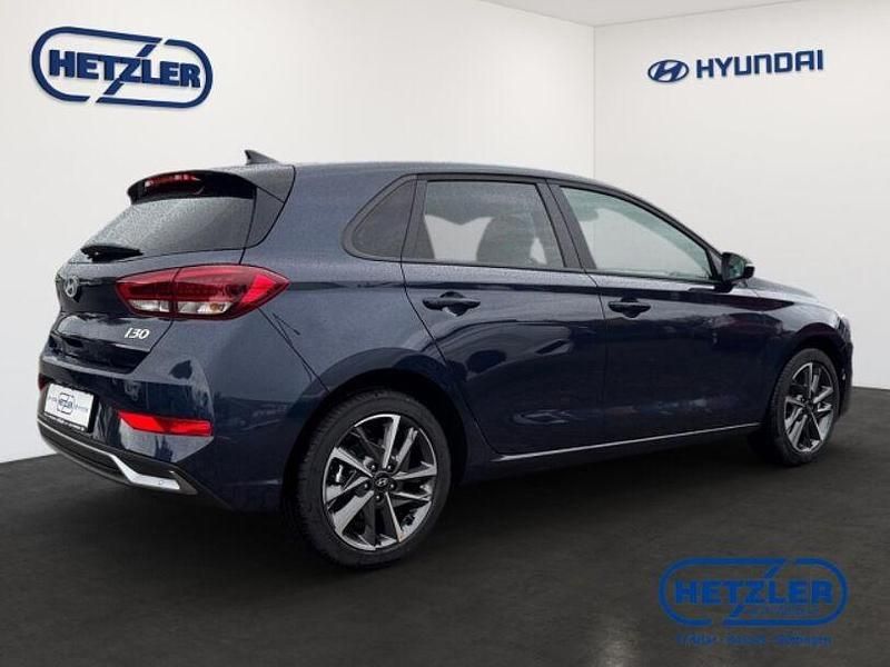 Gebraucht Hyundai i30 Advantage 101 PS (74 kW) 2024 Blau Limousine