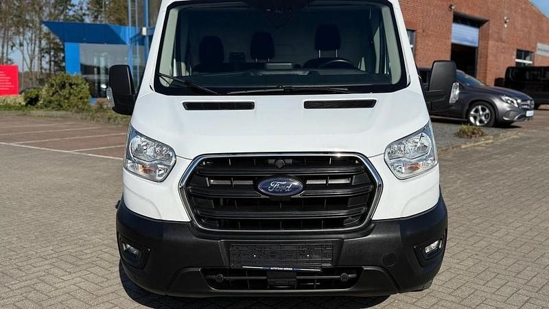 Gebraucht Ford Transit Trend 131 PS (96 kW) 2022 Weiß Van / Kleinbus