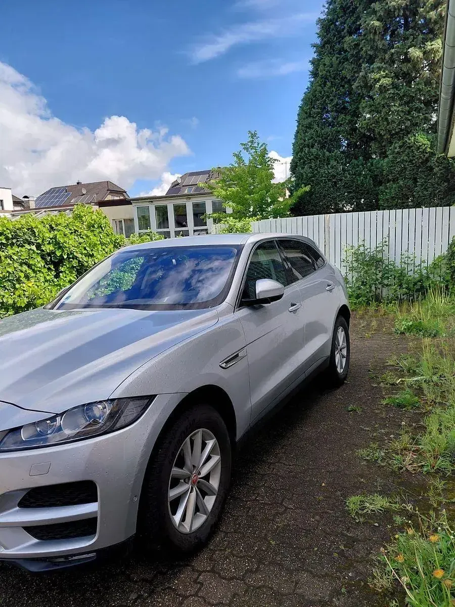 Gebraucht Jaguar F-Pace Portfolio 179 PS (131 kW) 2016 Silber SUV