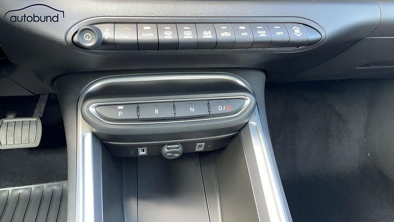 Neu Jeep Avenger 101 PS (74 kW) 2025 Rot SUV