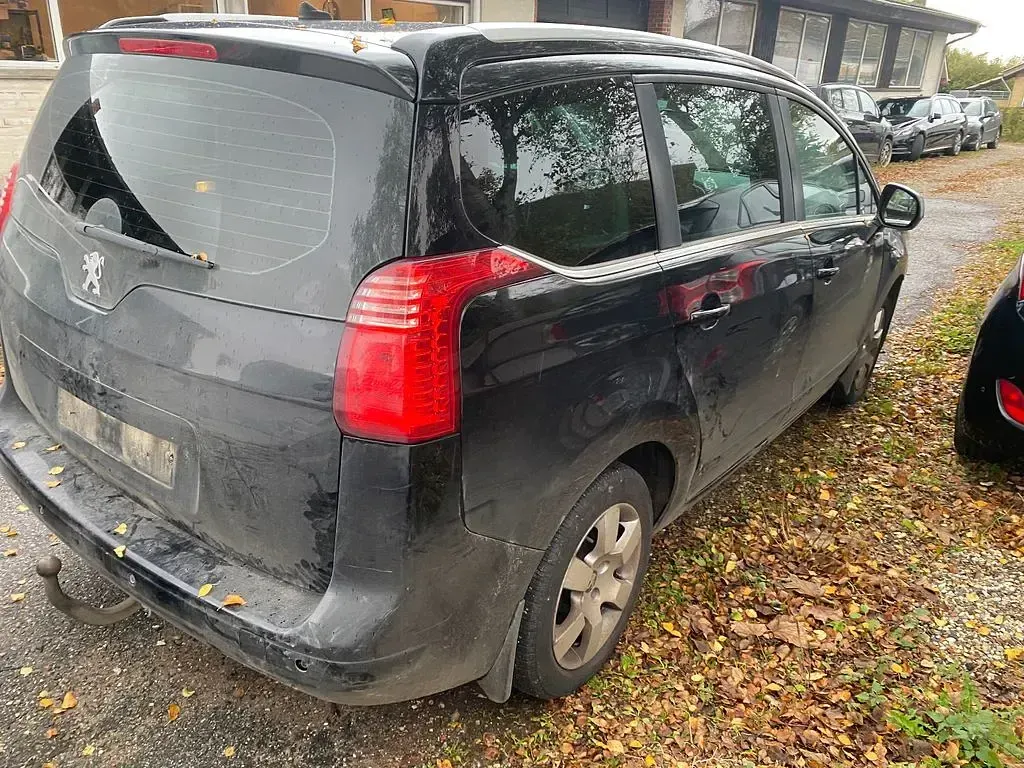 Gebraucht Peugeot 5008 Style 150 PS (110 kW) 2015 Schwarz Van / Kleinbus