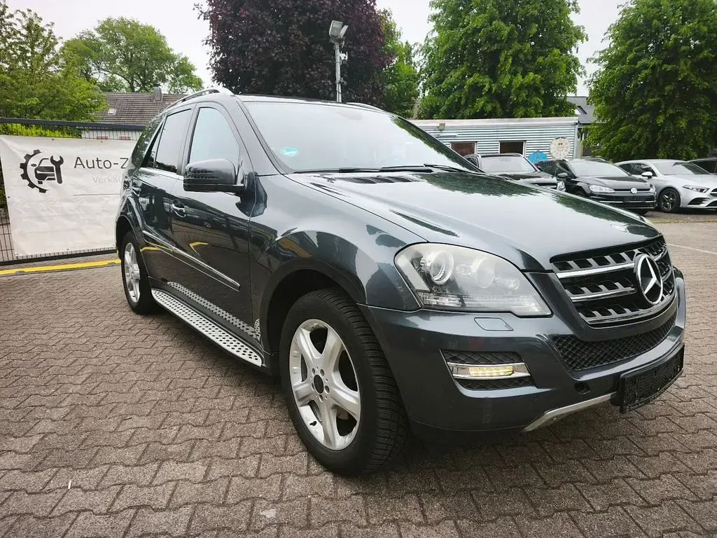 Gebraucht Mercedes ML300 Edition 204 PS (150 kW) 2010 Grau SUV