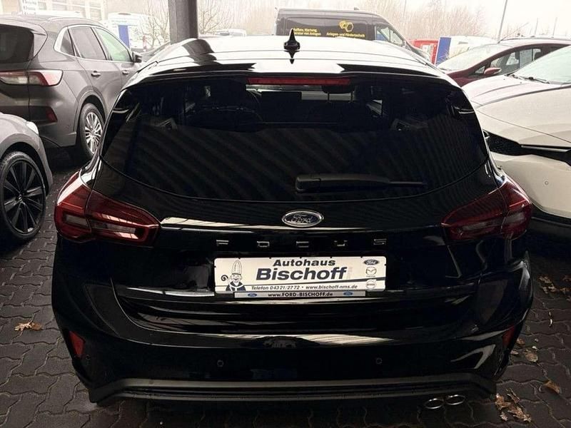 Neu Ford Focus Titanium 155 PS (114 kW) 2025 Agate black metallic Limousine