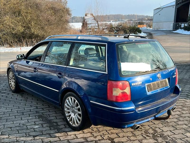 Gebraucht VW Passat 193 PS (141 kW) 2001 Blau Kombi
