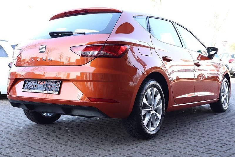 Gebraucht Seat Leon Style 150 PS (110 kW) 2018 Orange Limousine