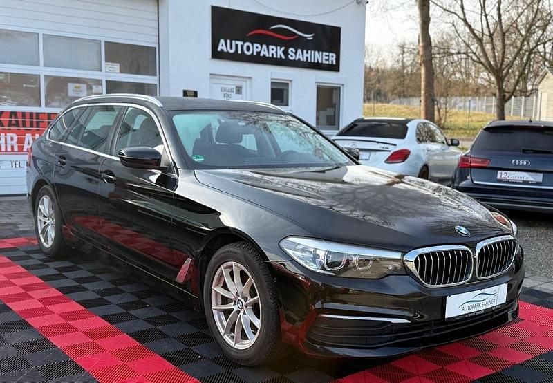 Gebraucht BMW 520 Performance 190 PS (139 kW) 2017 Schwarz ii/bonnet fluid black Kombi