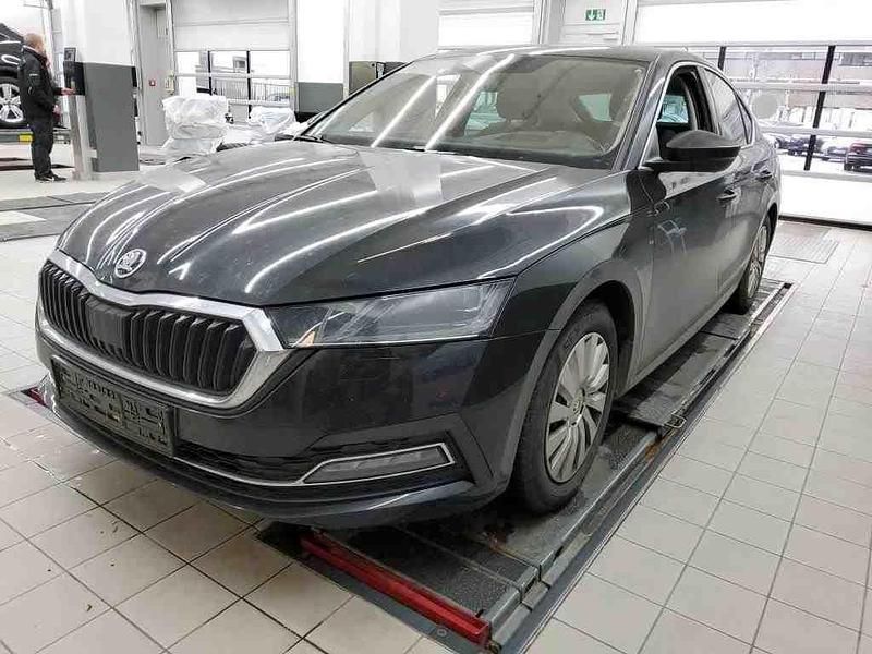 Schwarz Gebraucht 2023 Skoda Octavia Sport Limousine | 20.990 € (Fairer Preis) - Bild 1/4