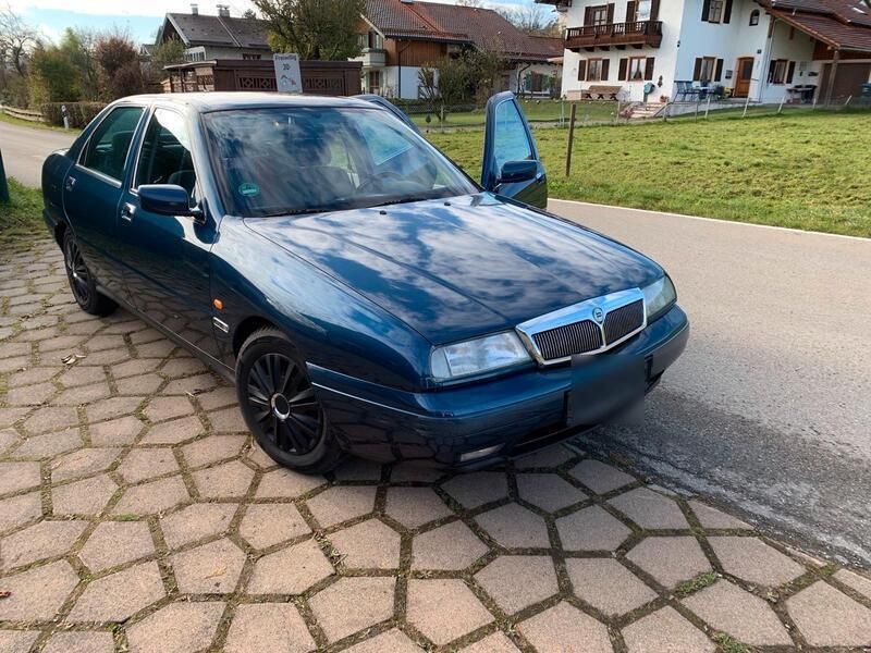 Blau Gebraucht 1999 Lancia Kappa Limousine | 1.399 € - Bild 1/4