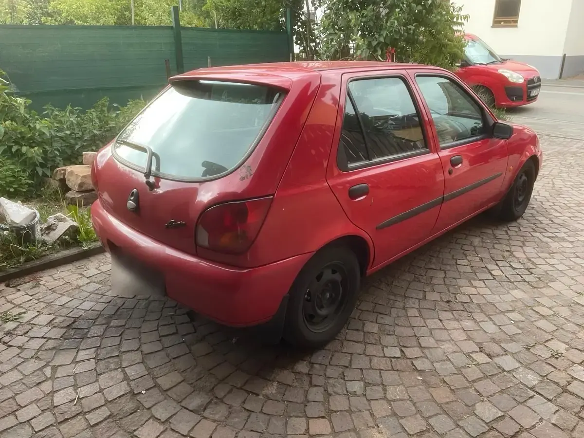 Gebraucht Ford Fiesta 60 PS (44 kW) 1999 Rot Kleinwagen