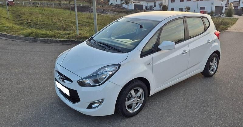 Weiß Gebraucht 2013 Hyundai ix20 Edition Kleinwagen | 3.950 € (Guter Preis) - Bild 1/4