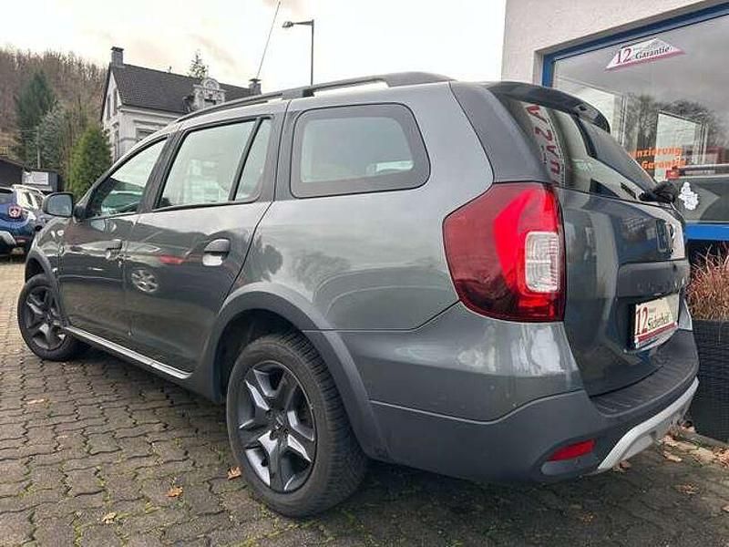 Gebraucht Dacia Logan Celebration 90 PS (66 kW) 2018 Islandgrau Kombi