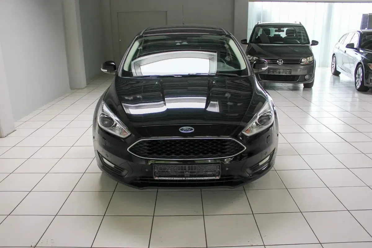 Gebraucht Ford Focus 120 PS (88 kW) 2016 Schwarz Limousine