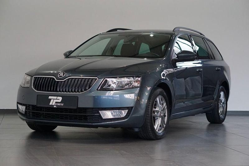 Grau Gebraucht 2016 Skoda Octavia Ambition Kombi | 11.950 € (Fairer Preis) - Bild 1/4