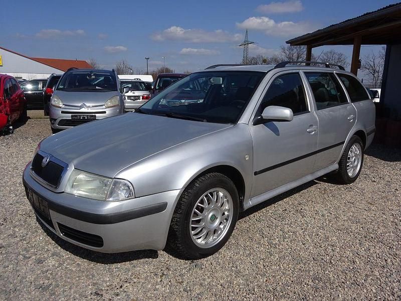 Gebraucht Skoda Octavia Ambiente 90 PS (66 kW) 2001 Silber Kombi
