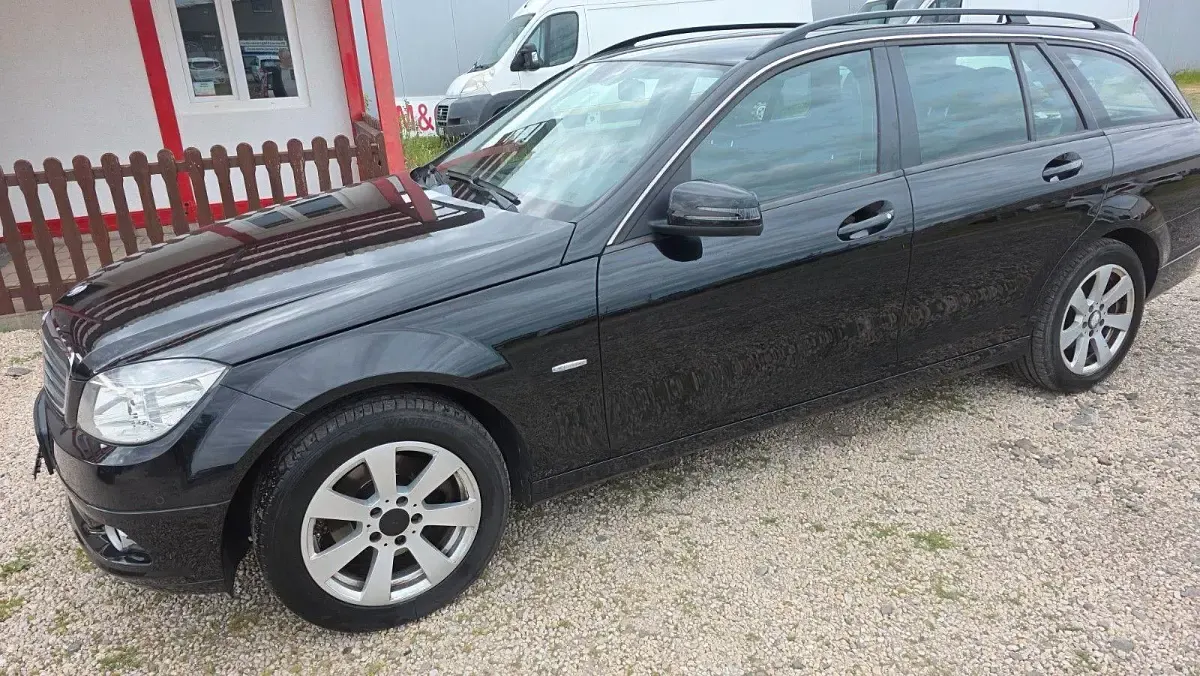 Gebraucht Mercedes C220 170 PS (125 kW) 2010 Schwarz Kombi