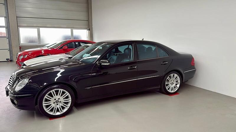 Schwarz Gebraucht 2008 Mercedes E280 Avantgarde Limousine | 6.700 € (Fairer Preis) - Bild 1/4