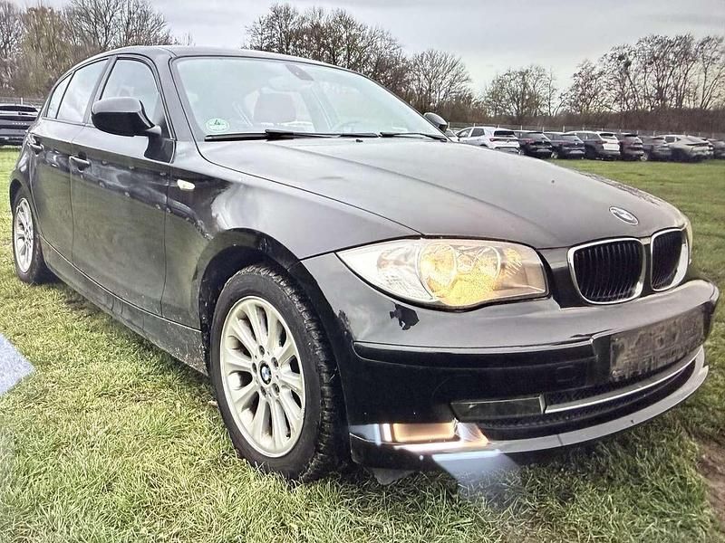 Gebraucht BMW 118 143 PS (105 kW) 2010 Black sapphire metallic Kleinwagen