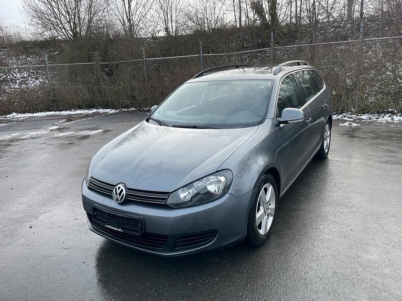Grau Gebraucht 2010 VW Golf Kombi | 2.350 € - Bild 1/4