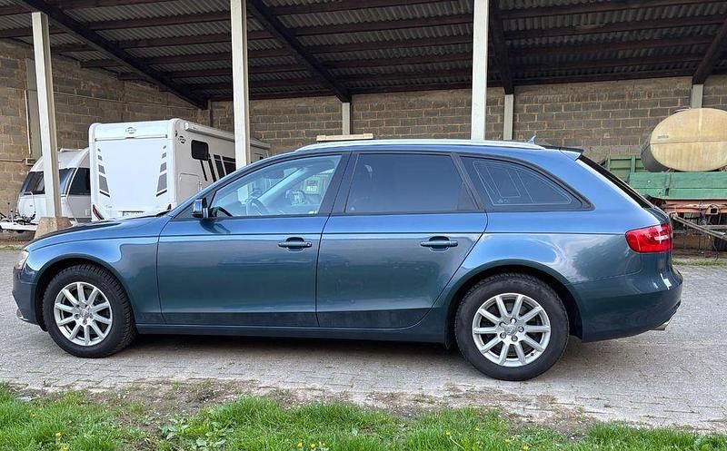 Gebraucht Audi A4 Attraction 150 PS (110 kW) 2015 Blau Kombi