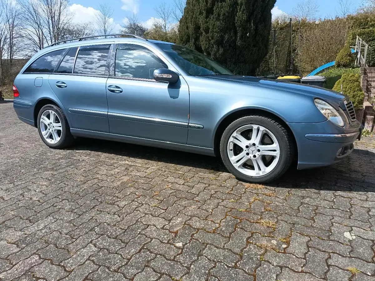 Gebraucht Mercedes E500 306 PS (225 kW) 2004 Blau Kombi